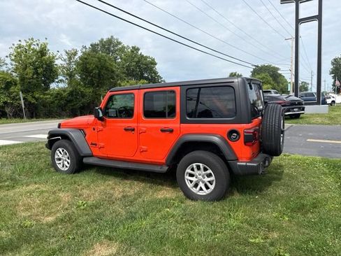 Used 2018 Jeep Wrangler Unlimited Rubicon AWD/4WD image 8