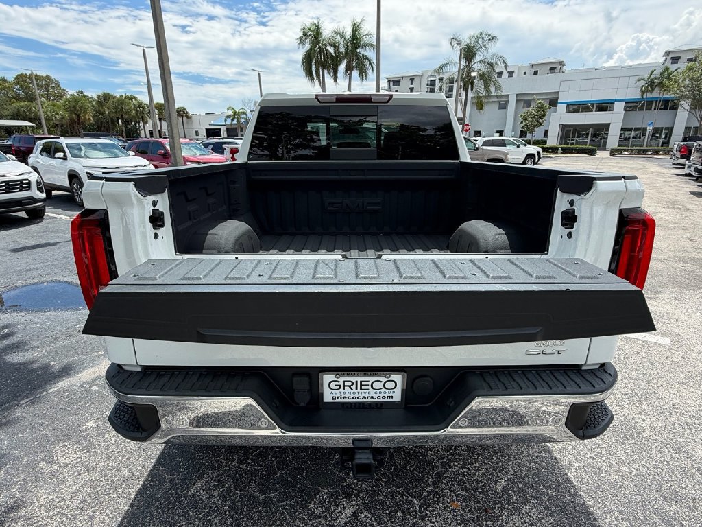 Used 2023 GMC Sierra 1500 SLT w/ SLT Premium Plus Package AWD/4WD image 15