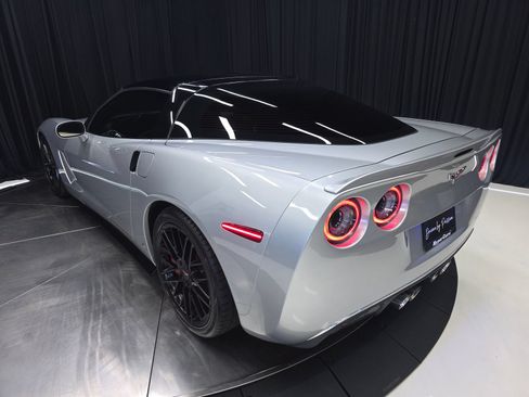 Used 2009 Chevrolet Corvette Coupe w/ Preferred Equipment Group RWD image 46