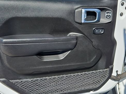 Used 2022 Jeep Wrangler Unlimited Sport image 21