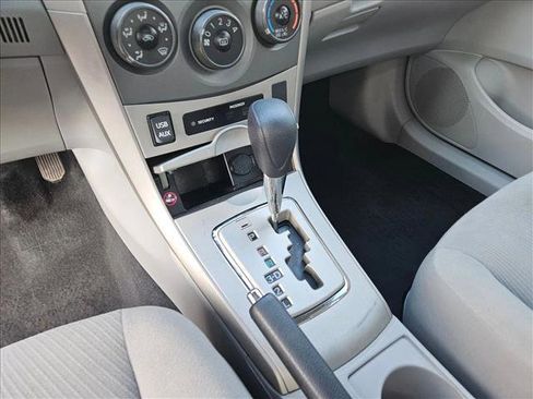 Used 2013 Toyota Corolla LE image 15