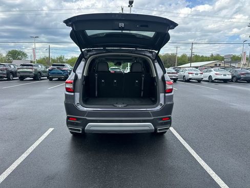 Used 2023 Honda Pilot Elite image 11