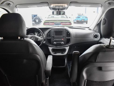 Used 2016 Mercedes-Benz Metris Passenger image 27