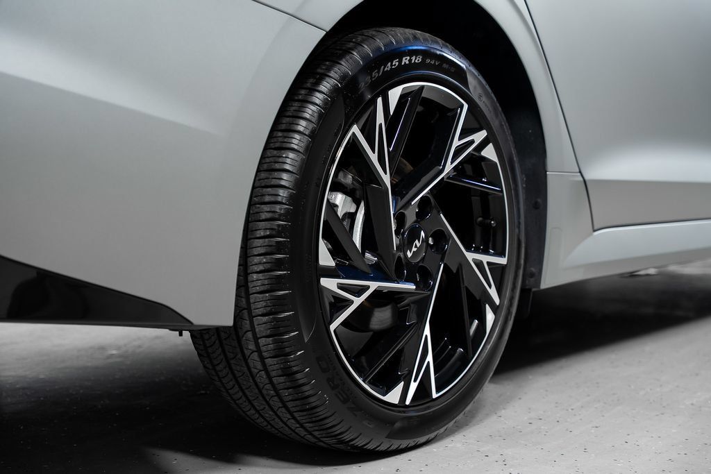 Used 2025 Kia K5 GT-Line w/ GT-Line Premium Package FWD image 7