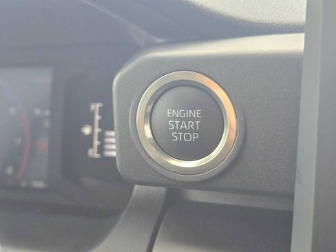 Certified 2025 Toyota 4Runner SR5 AWD/4WD image 26