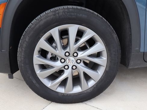 Used 2025 Buick Enclave Preferred image 29