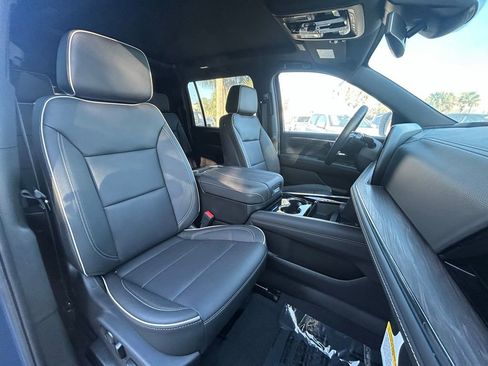 New 2026 Chevrolet Suburban Premier w/ Sun And Tow Package RWD image 25