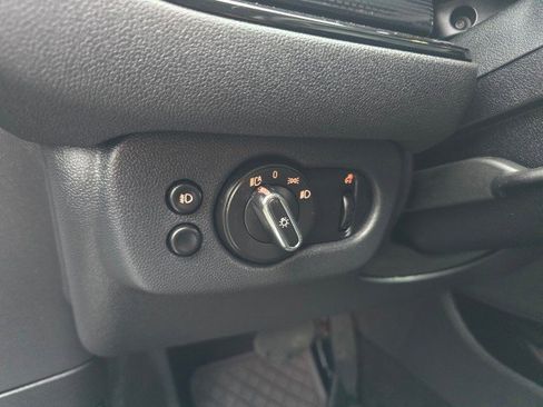 Used 2019 MINI Cooper Clubman S w/ Premium Package image 28