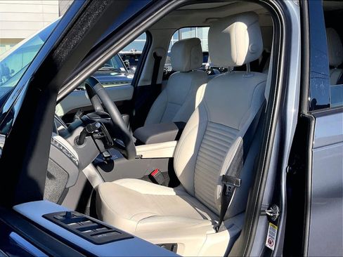 Used 2025 Land Rover Discovery S AWD/4WD image 27