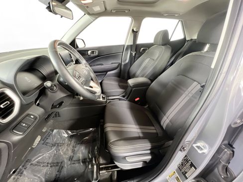 Used 2023 Hyundai Venue SEL w/ Cargo Package image 19