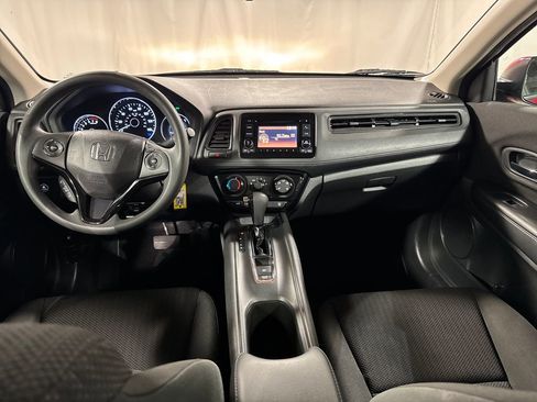 Used 2016 Honda HR-V LX image 4
