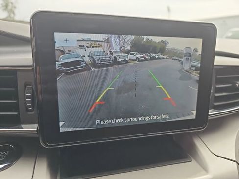 Used 2022 Ford Explorer XLT w/ Equipment Group 202A image 27