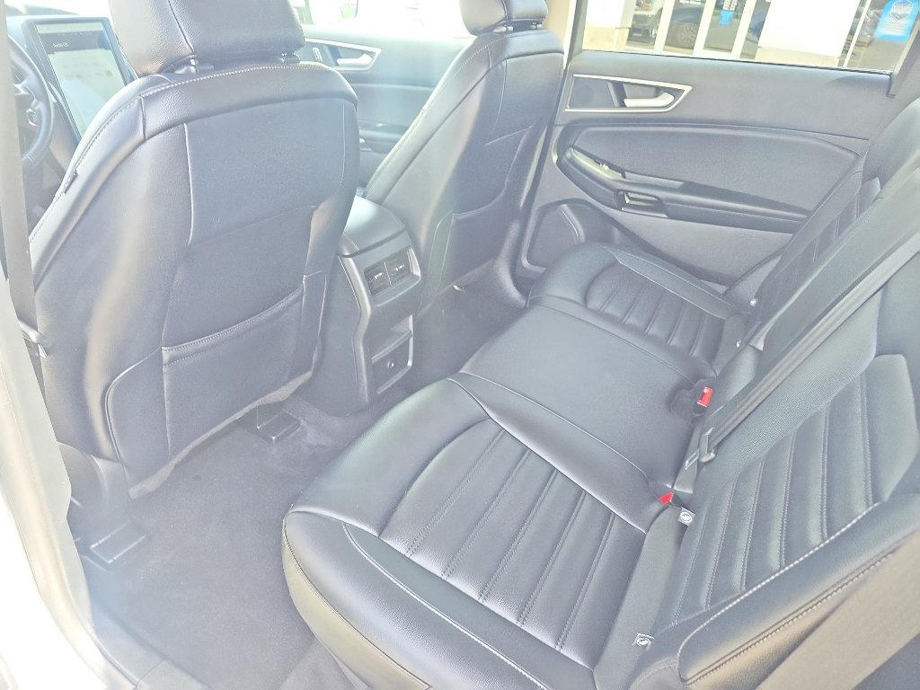 Used 2023 Ford Edge SEL AWD/4WD image 16