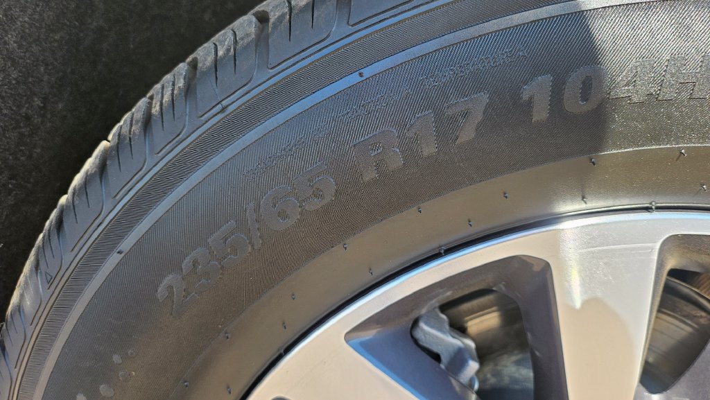 Used 2023 Chrysler Pacifica Touring-L FWD image 18
