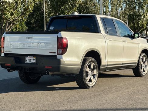 Certified 2024 Honda Ridgeline TrailSport image 4