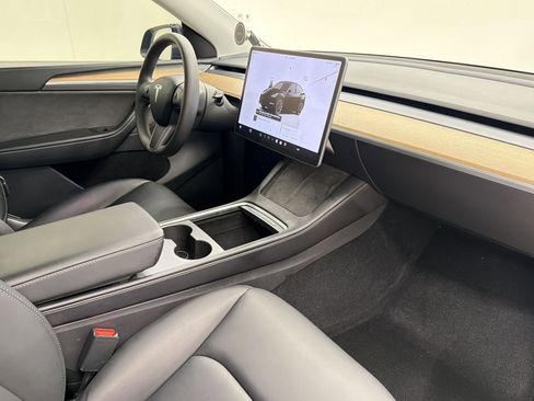 Used 2024 Tesla Model Y Long Range AWD/4WD image 26
