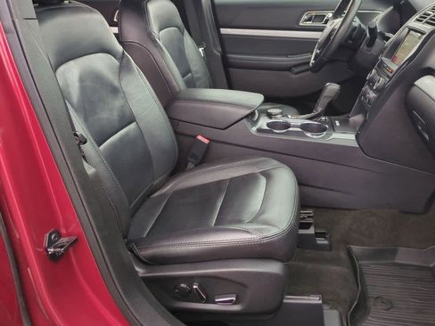 Used 2017 Ford Explorer XLT w/ Equipment Group 202A image 20