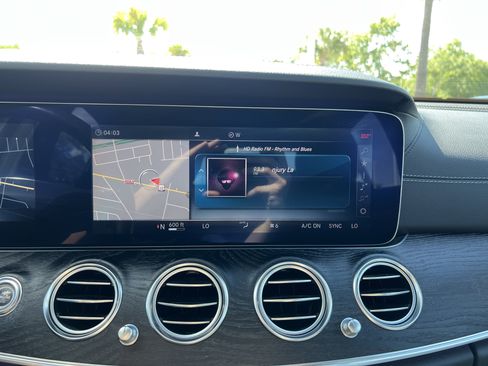 Used 2018 Mercedes-Benz E 43 AMG 4MATIC Sedan image 23