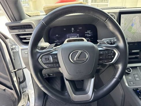 Used 2024 Lexus GX 550 w/ Accessory Package (31) AWD/4WD image 14