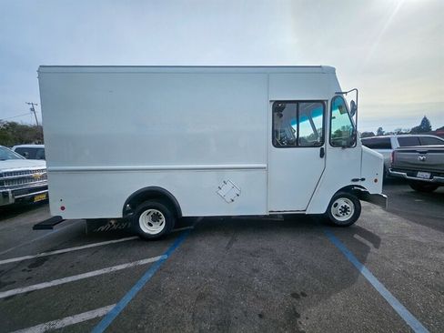Used 2014 Ford E-350 and Econoline 350 Super Duty w/ A/C Prep Package image 5