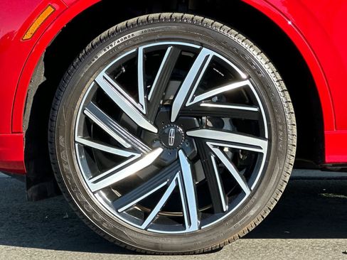 Certified 2025 Lincoln Aviator Black Label image 28