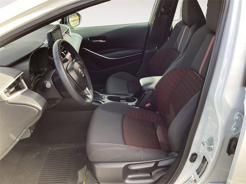 Certified 2025 Toyota Corolla SE image 9