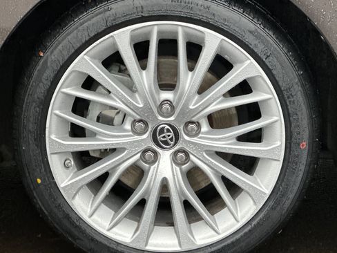 Used 2018 Toyota Camry XLE w/ Driver Assist Package image 26