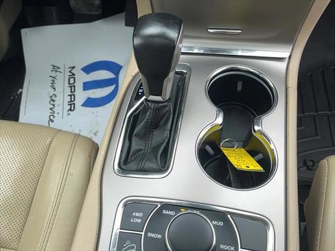 Certified 2021 Jeep Grand Cherokee Limited w/ Luxury Group II image 18