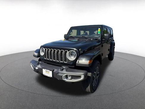 Used 2025 Jeep Wrangler Unlimited Sahara AWD/4WD image 5