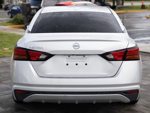 Used 2020 Nissan Maxima 3.5 S w/ Floor Mat Group FWD image 10