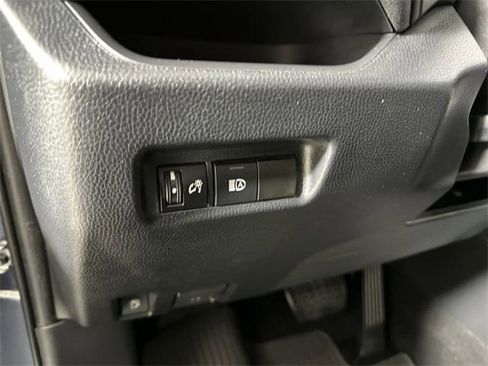 Used 2021 Toyota RAV4 LE image 18