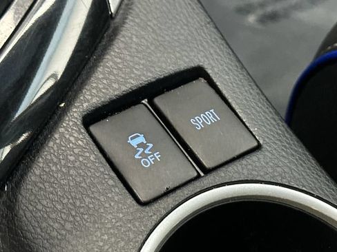 Used 2017 Toyota Corolla SE w/ Carpet Mat Package (TMS) FWD image 18