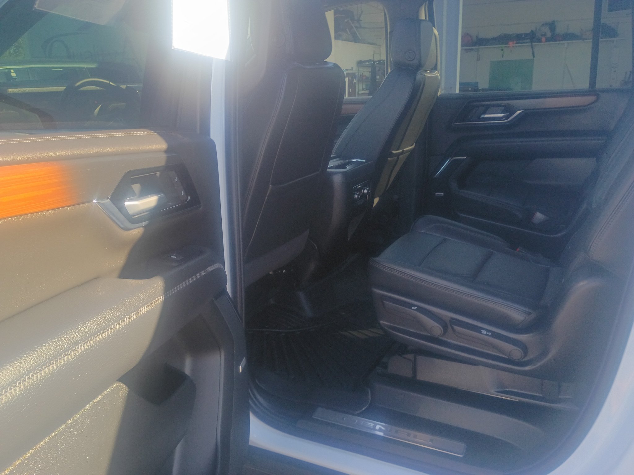 Used 2026 GMC Yukon XL Denali w/ Sun & Power Step Package AWD/4WD image 12