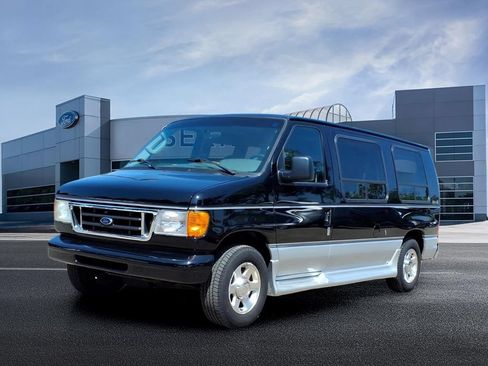 Used 2005 Ford E-150 and Econoline 150 RWD image 1