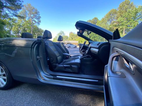 Used 2013 Volkswagen Eos FWD image 50