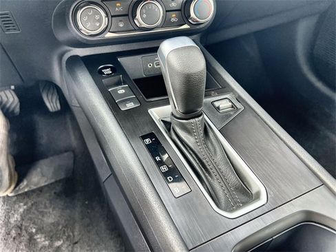 Used 2025 Nissan Kicks S image 15