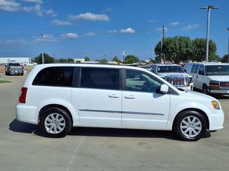 Used 2014 Chrysler Town & Country Touring FWD video 2