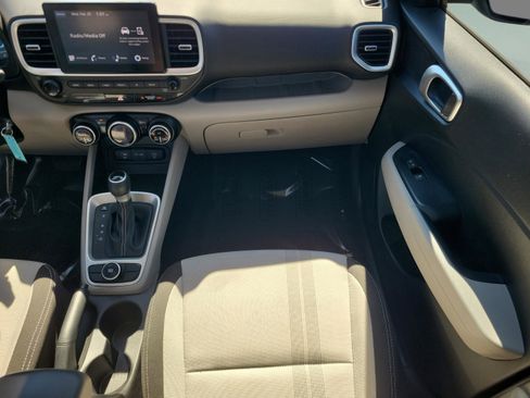 Certified 2023 Hyundai Venue SEL image 14