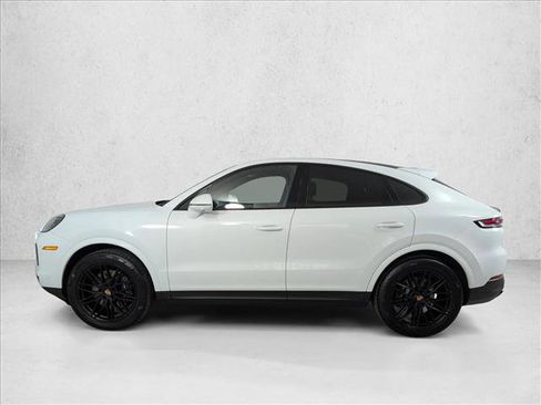 Used 2025 Porsche Cayenne Coupe image 2