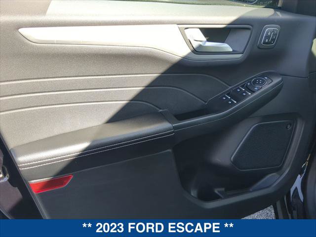 Certified 2023 Ford Escape Platinum w/ Premium Technology Package AWD/4WD image 10