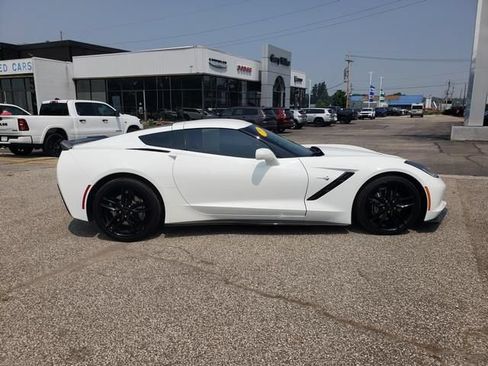 Used 2019 Chevrolet Corvette Stingray Coupe w/ Battery Protection Package RWD image 2