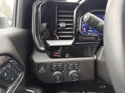 Used 2024 Chevrolet Silverado 3500 LTZ w/ LTZ Plus Package image 18