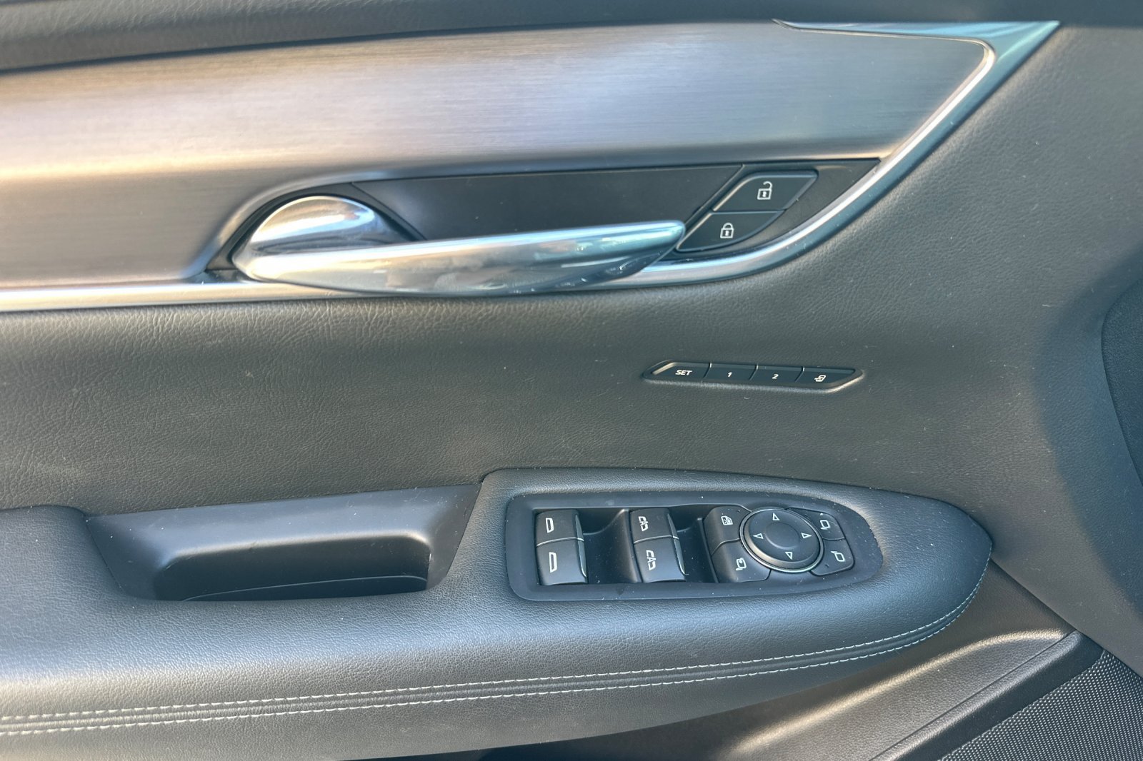 Used 2024 Cadillac XT6 Luxury FWD image 11