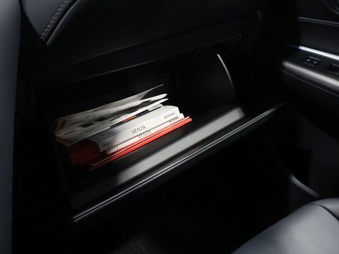 Used 2022 Toyota Venza XLE image 34