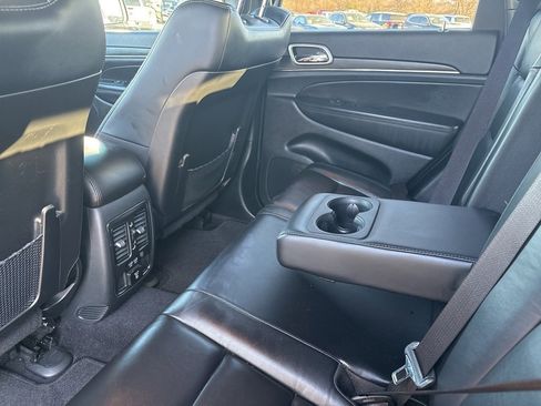 Used 2022 Jeep Grand Cherokee Limited image 28
