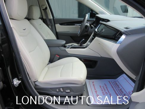 Used 2025 Cadillac XT6 Premium Luxury w/ Technology Package FWD image 16