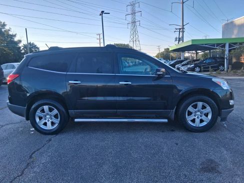 Used 2012 Chevrolet Traverse LT w/ LPO, 'HIT The Road' Package AWD/4WD image 4