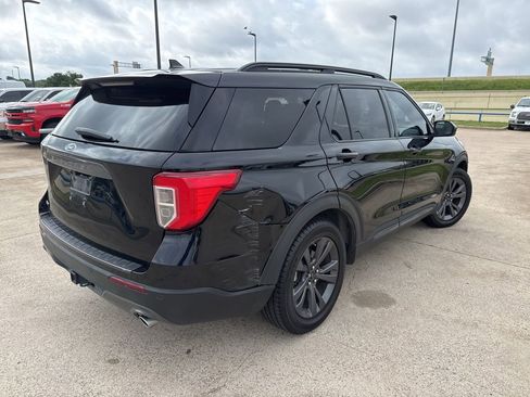 Used 2023 Ford Explorer XLT w/ Equipment Group 202A image 10