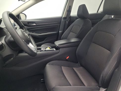 Used 2024 Nissan Altima 2.5 SV image 17