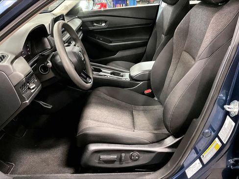 Used 2023 Honda Accord EX image 9